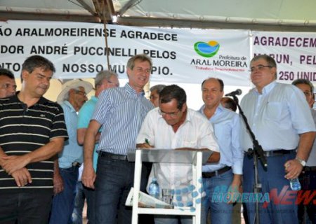 Edson de David e André Puccinelli oficializam entrega de patrulha mecanizada para associação de produtores em Aral Moreira