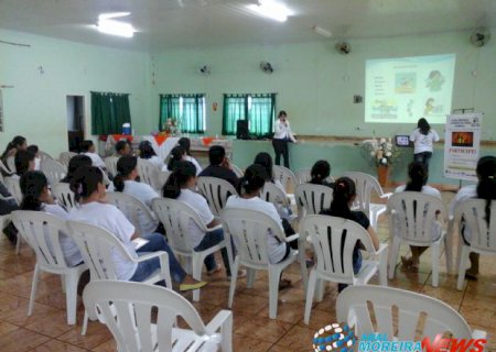 Educação Sanitária e Ambiental é tema de palestra com famílias beneficiárias com moradias do bairro Ipê