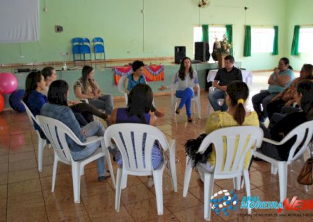 Médicos e enfermeiros recebem capacitação sobre humanização do parto