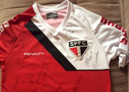 APAE de Aral Moreira vai leiloar camisa oficial do São Paulo autografada