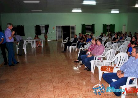 Edson de David se reúne com professores e define reajuste