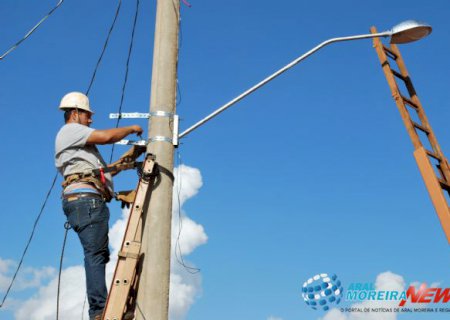 Prefeitura inicia instalação de luminárias no Bairro Ipê em Aral Moreira