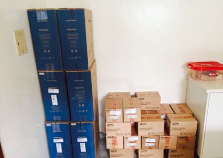 Aral Moreira recebe computadores para Unidades de Saúde