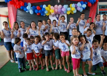 Ceinf de Aral Moreira desenvolve atividades para lembrar o Dia Nacional do Surdo