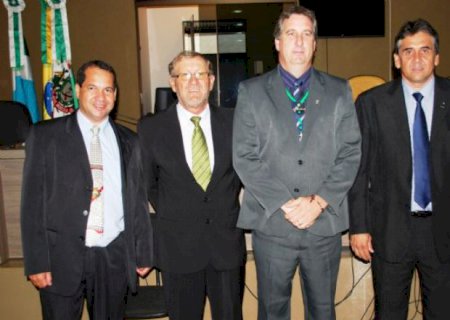 Sessão solene marcou eleição da nova mesa diretora em Aral Moreira