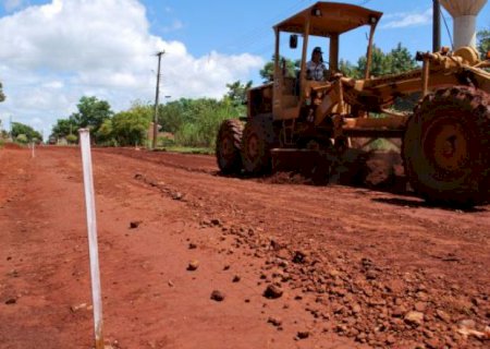 Maquinários atuam em ritmo acelerado na retomada de mais uma frente de asfalto