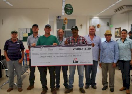 Lar de Aral Moreira distribui mais de 2,5 milhões em sobras aos cooperados