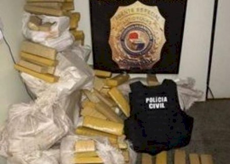 Mulher é presa com 322 Kg de maconha em depósito do tráfico na fronteira