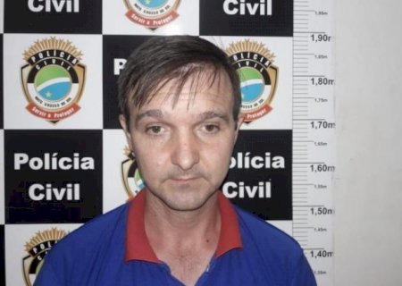 Homem diz que deu quatro tiros na mulher por estar 'cego de raiva'