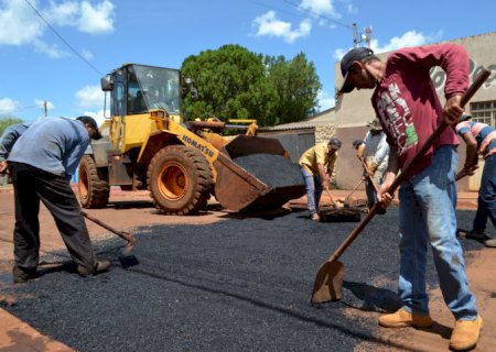 Prefeitura inicia operação tapa-buracos em ruas do município
