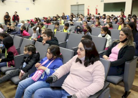 Sicredi Aral Moreira promove a educação financeira para alunos do município
