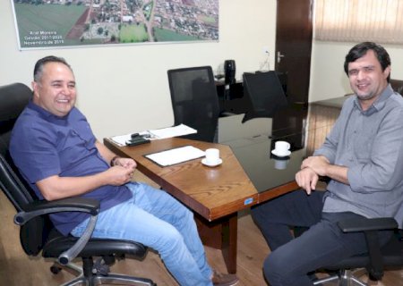 Prefeito Alexandrino Garcia recebeu visita do assessor do deputado Neno Razuk