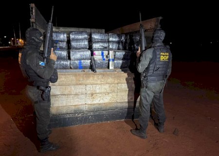 Caminhão de porte médio carregado com quase três toneladas de maconha é recuperado pelo DOF em Iguatemi