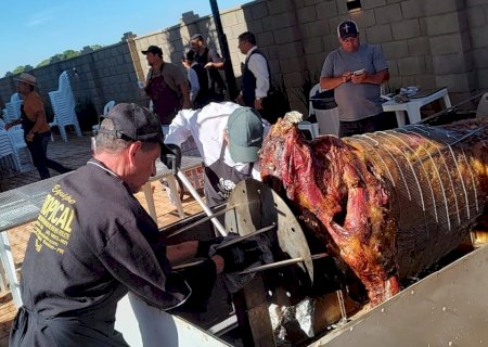 1ª edição do Boi no Rolete movimenta Aral Moreira com grande público e animação no Amoreira Hall