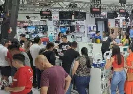 Com dólar em baixa, lojistas esperam vender US$ 25 milhões na Black Fronteira