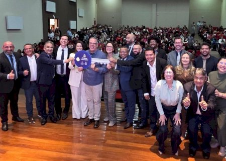 Vereadores prestigiam designação das moradias do Residencial Edith Elfrida Winckler Antunes em Ponta Porã